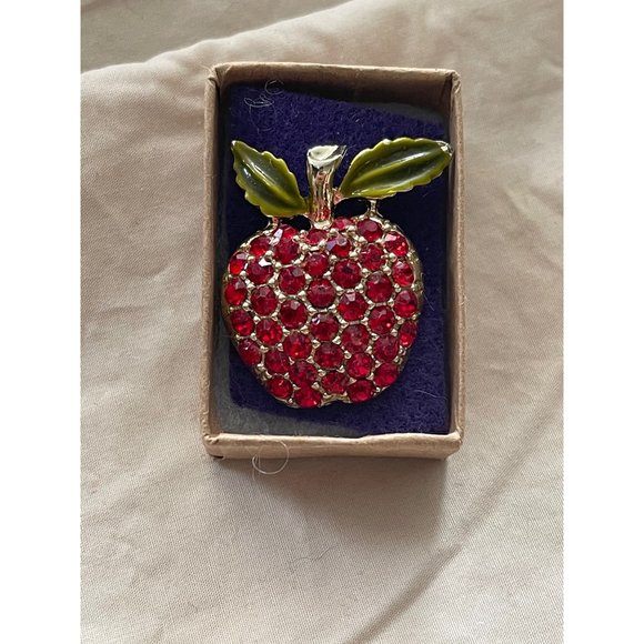 Vintage Green Glaze Red Encrusted Rhinestone Gold Tone Apple Shaped Pin/Brooch - Picture 1 of 11